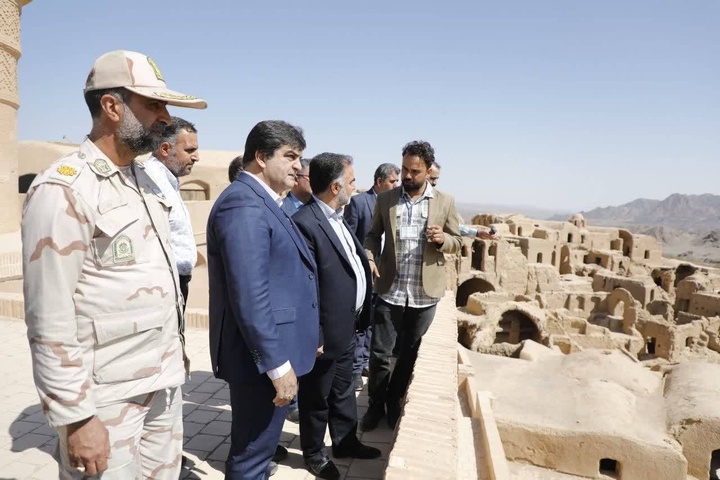 بررسی ظرفیت‌های گردشگری و میراثی بافت تاریخی و قلعه خرانق