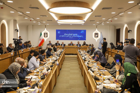 نشست اصحاب رسانه با وزیر میراث‌فرهنگی، گردشگری و صنایع‌دستی