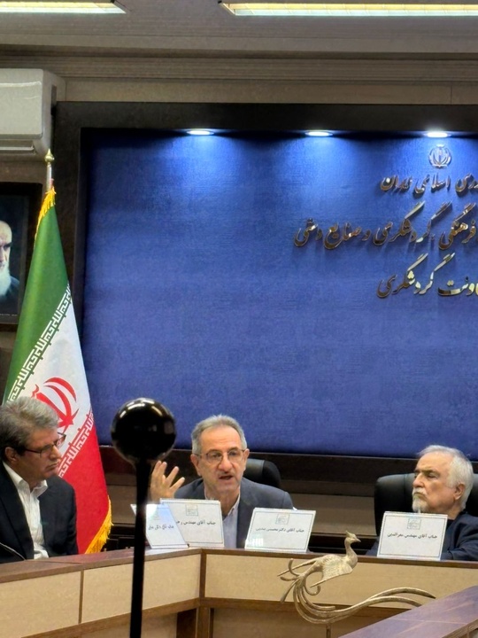 نباید در برابر بحران‌ها منفعل باشیم/ با تحلیل درست و تاکتیک‌های نو عمل کنیم