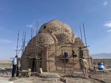 اجرای عملیات مرمتی در گنبد تاریخی شادمهر نیشابور
