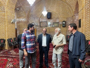 بازدید ارزیابان تهیه پرونده ثبت‌جهانی مساجد تاریخی از مسجد جامع سراب