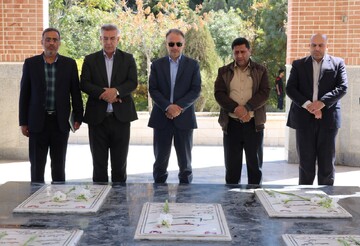 تجدید میثاق سرپرست اداره‌کل میراث‌فرهنگی خراسان شمالی با شهدا در نخستین روز کاری