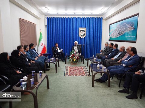 دیدار فعالان گردشگری با امام جمعه بوشهر و نواخته شدن زنگ گردشگری در اولین روز از هفته گردشگری