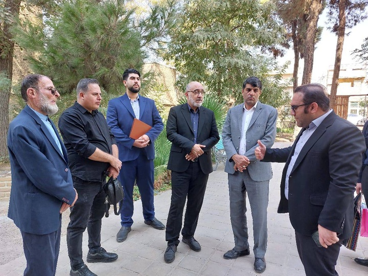 بازدید مشاور وزیر از برج طغرل و چشمه‌علی شهرری/ از گفت‌وگو با کارکنان تا قدردانی از ۲۱ سال تلاش مداوم یکی از نیروهای یگان حفاظت