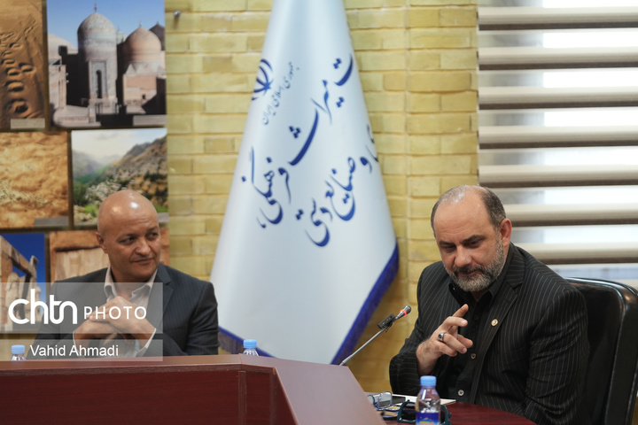 دیدار اعضای انجمن علمی باستان‌شناسی ایران با علی دارابی