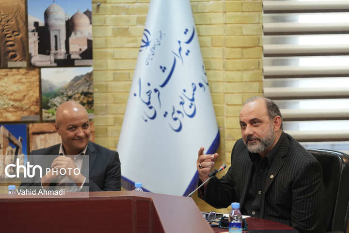 دیدار اعضای انجمن علمی باستان‌شناسی ایران با علی دارابی