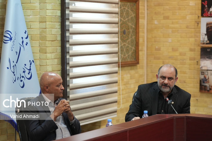 دیدار اعضای انجمن علمی باستان‌شناسی ایران با علی دارابی