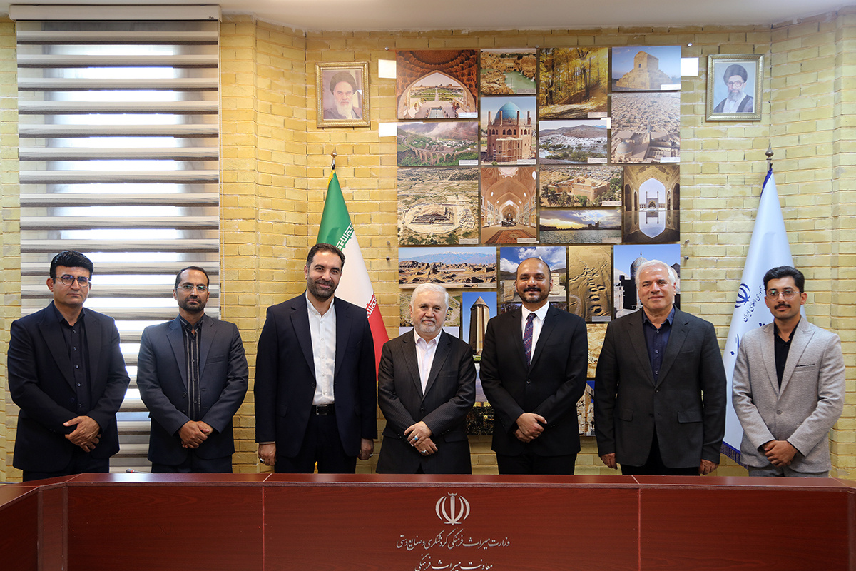 دیدار ارزیاب ایکوموس در پرونده الموت با علی دارابی 3 دیدار ارزیاب ایکوموس در پرونده الموت با علی دارابی/ اهمیت بالای ثبتهای جهانی در ایران