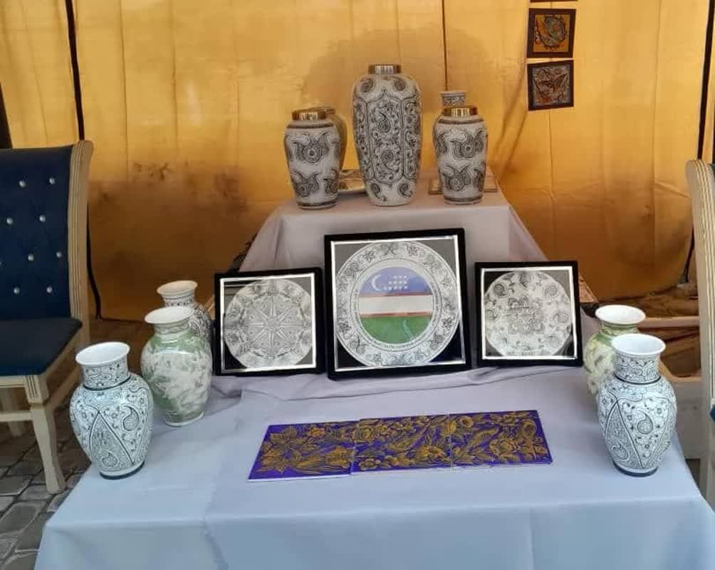 درخشش هنرمند همدانی در فستیوال جهانی صنایعدستی ازبکستان