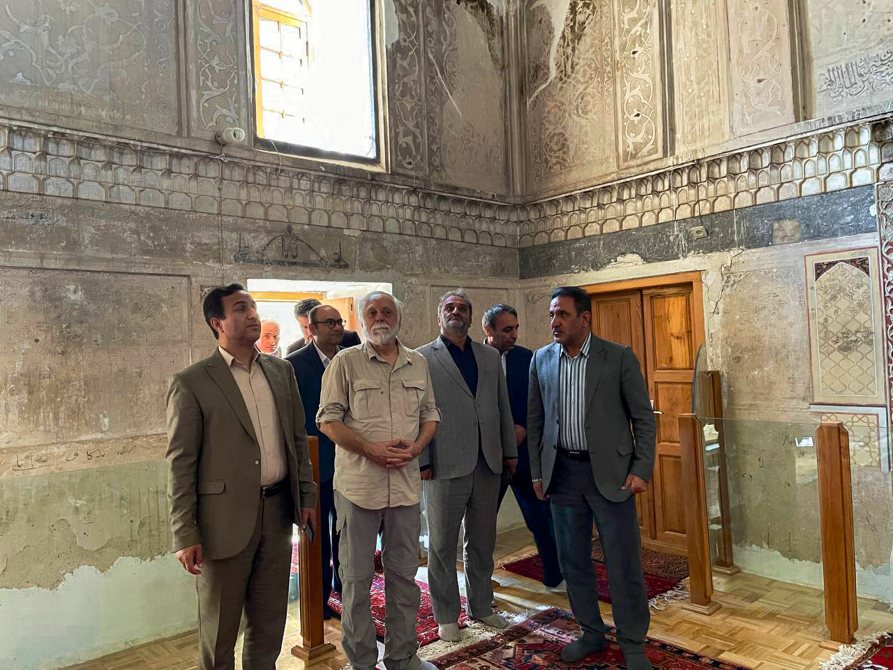بازدید ارزیابان تهیه پرونده ثبت‌جهانی مساجد تاریخی از مسجد شیخ شهاب‌الدین اهری