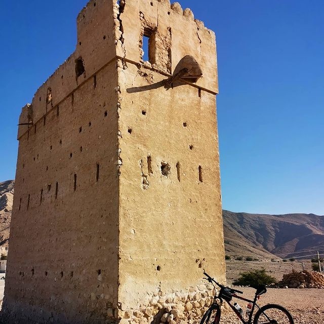 برج تاریخی گری‌کوه؛ یادگار معماری نظامی در بستک