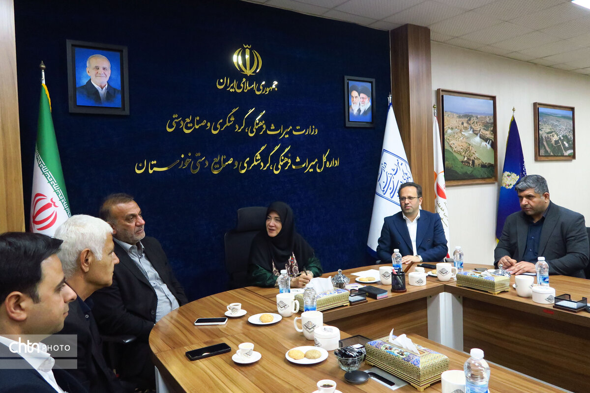 تجلیل معاون صنایعدستی کشور از پدر صنایعدستی خوزستان/ صنایعدستی اقتصاد هویتبنیان است