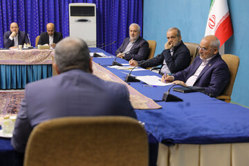 تاکید رئیس‌جمهوری بر تسریع در ساخت نیروگاه‌های خورشیدی