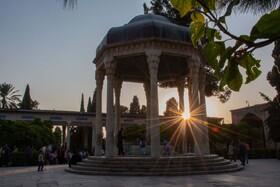 زائران خیال در حریم حافظ