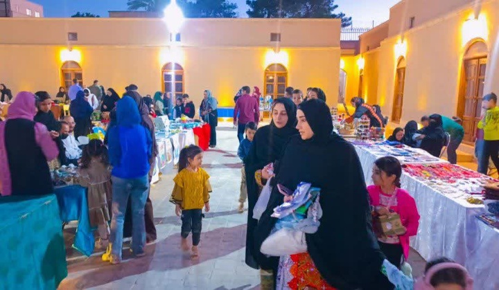 برگزاری جشن‌های ملی روز کودک و روستا و عشایر در بنای تاریخی ملک