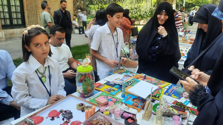 رویداد فرهنگی «بده بستان» در مجموعه فرهنگی‌تاریخی نیاوران برگزار شد