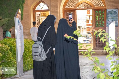 زائران خیال در حریم حافظ