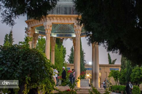 زائران خیال در حریم حافظ
