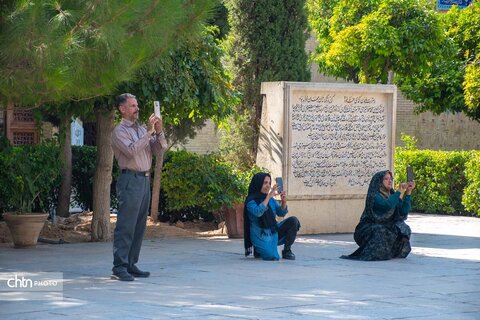 زائران خیال در حریم حافظ