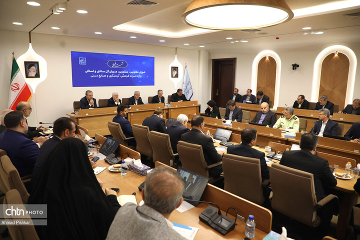 دیپلماسی فرهنگی و توسعه زیرساخت‌ها محور نقشه‌راه جدید گردشگری ایران/ همکاری میان میراث‌فرهنگی و راه و شهرسازی تقویت می‌شود