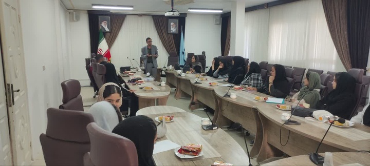 دوره تخصصی بازاریابی و توسعه فروش محصولات صنایع‌دستی در دامغان برگزار شد