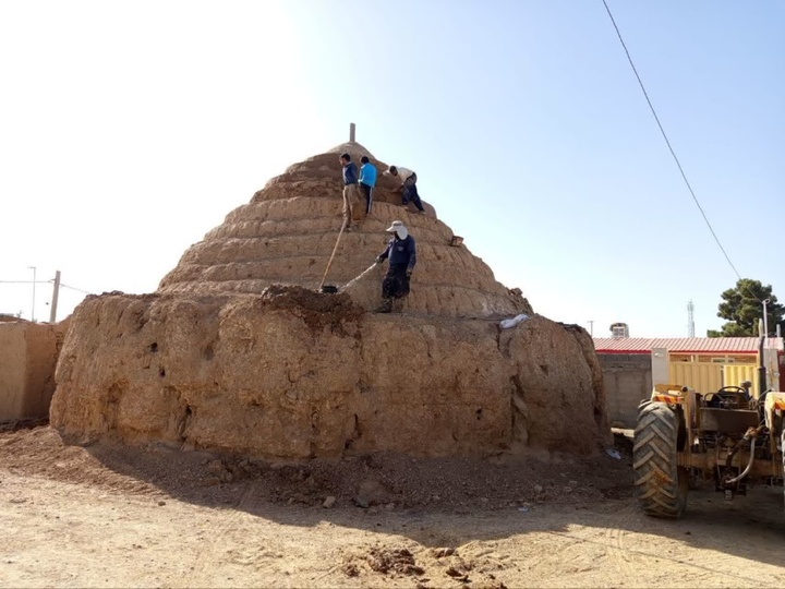 مرمت یخدان قدیمی روستای فرات دامغان آغاز شد