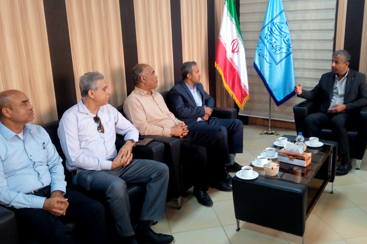 بررسی راهکارهای حفاظت از بافت تاریخی هرمز در نشست مشترک با شهردار و شورای شهر این جزیره  