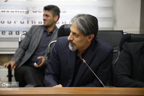 نشست صالحی‌امیری با مدیران و کارکنان معاونت گردشگری