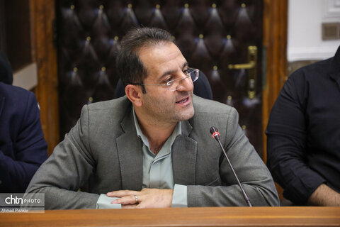 نشست صالحی‌امیری با مدیران و کارکنان معاونت گردشگری