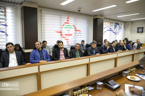 نشست صالحی‌امیری با مدیران و کارکنان معاونت گردشگری