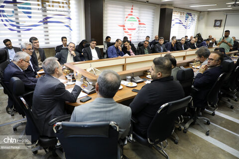 نشست صالحی‌امیری با مدیران و کارکنان معاونت گردشگری