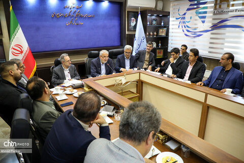 نشست صالحی‌امیری با مدیران و کارکنان معاونت گردشگری