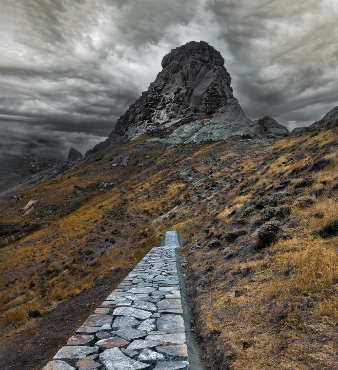 آغاز عملیات ایمن‌سازی و مرمت قلعه پشتاب/ ایجاد مسیر دسترسی گردشگران به قلعه تاریخی هوراند