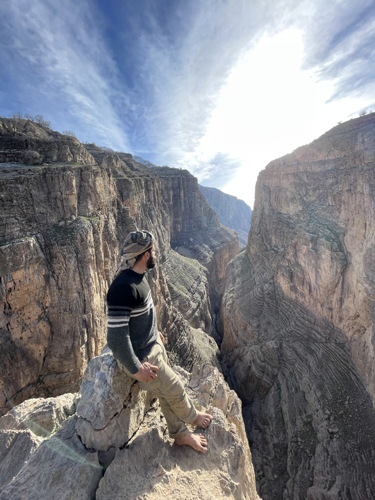 معرفی «ویژدرون» یکی از جاذبه های گردشگری منحصربفرد در ایلام توسط صخره‌نورد معروف ایلام آقای  میلاد کرمی