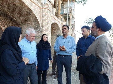 بازدید مدیرعامل صندوق توسعه و احیا از پروژه مرمت گراند هتل قزوین