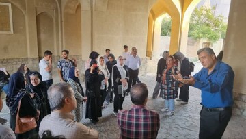 برگزاری نشست پژوهشی یزد، حافظ، ایرج افشار