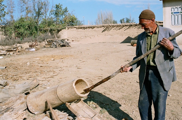 هنر لاک‌تراشی کالپوش؛ جلوه‌ای از دانش بومی و هویت فرهنگی در شهرستان میامی