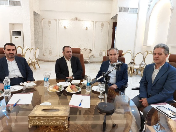 برگزاری نشست هم‌اندیشی مدیرکل نظارت و ارزیابی خدمات گردشگری با مدیران واحدهای اقامتی استان قزوین