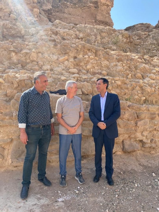 دره‌شهر ایلام میزبان گردشگر یونانی علاقه‌مند به آثار تاریخی و طبیعت بکر ایلام شد