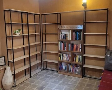 طرح ابتکاری «کتاب در سفر» در بوم‌گردی‌های خراسان رضوی اجرا می‌شود/ یار مهربان همسفر گردشگران