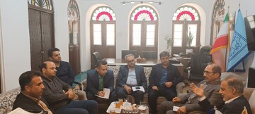 نشست نماینده مردم شهرستان‌های بوشهر، گناوه و دیلم با مدیرکل میراث‌فرهنگی استان بوشهر