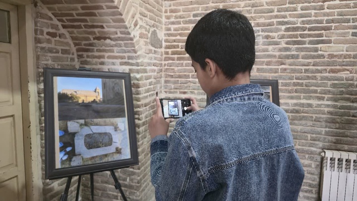 برگزاری نمایشگاه عکس «زینورا» در محوطه تاریخی هگمتانه