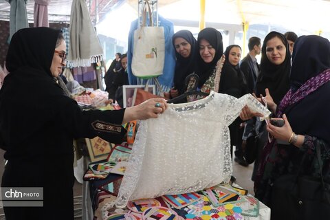 معاون صنایع‌دستی و هنرهای سنتی کشور:مزیت رقابتی خراسان رضوی در توزیع و عرضه صنایع‌دستی است