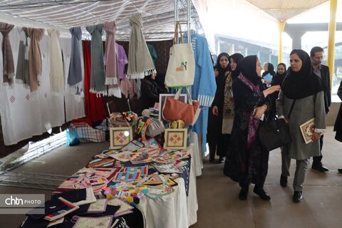 معاون صنایع‌دستی و هنرهای سنتی کشور:مزیت رقابتی خراسان رضوی در توزیع و عرضه صنایع‌دستی است