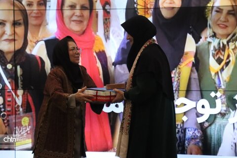 معاون صنایع‌دستی و هنرهای سنتی کشور:مزیت رقابتی خراسان رضوی در توزیع و عرضه صنایع‌دستی است