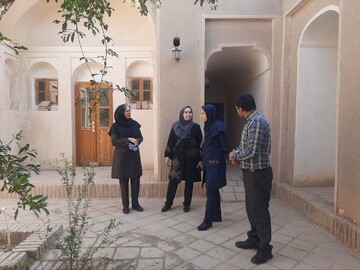 بازدید مدیر مجموعه میراث جهانی کاخ گلستان از خوسف دیار گل نرگس