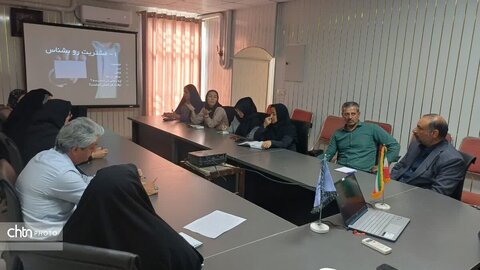 دوره آموزشی صنایع دستی ویژه هنرمندان شهرستان مهریز