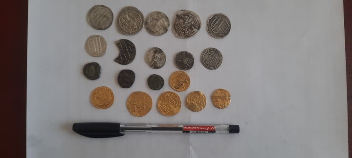 کشف‌وضبط ۱۹ سکه تاریخی در شهرستان چناران