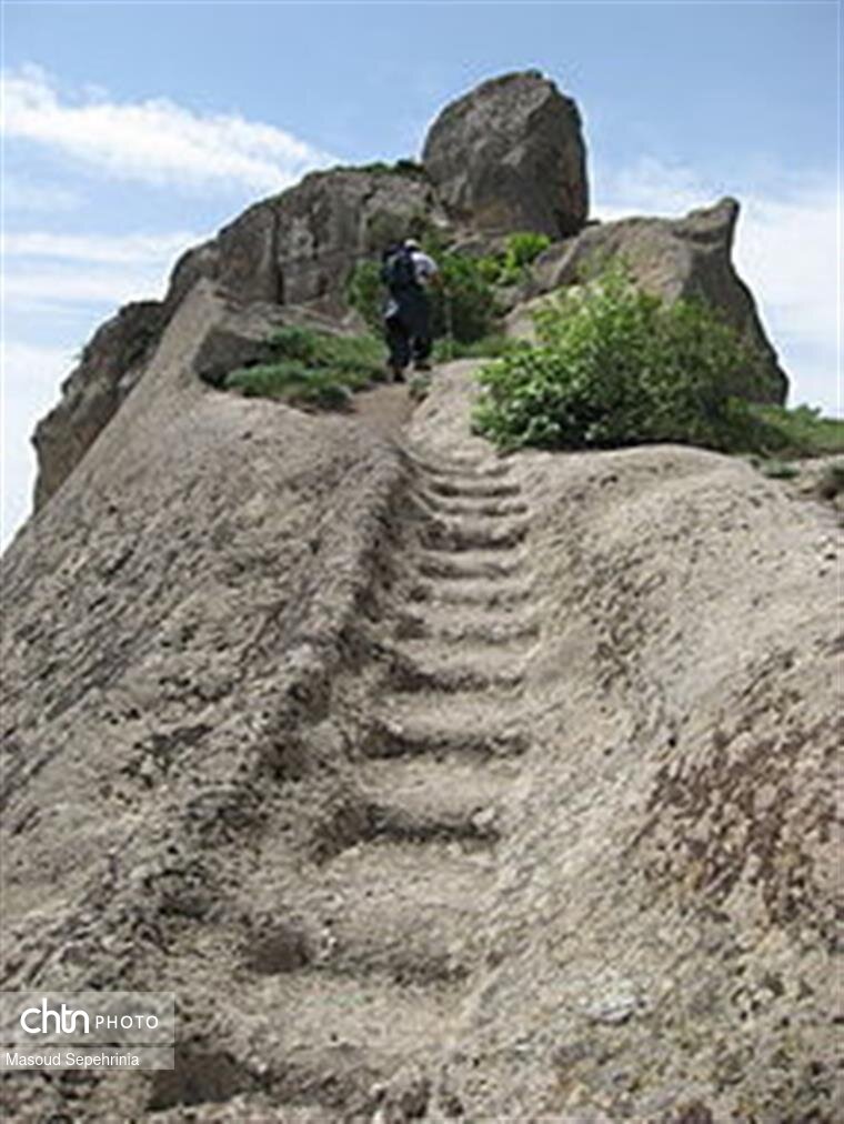 مرمت قلعه پشتاپ و ایجاد راه دسترسی در هوراند-آذربایجان شرقی