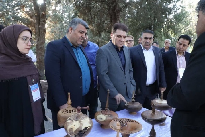 توسعه صنایع‌دستی بدون حمایت پایدار ممکن نیست